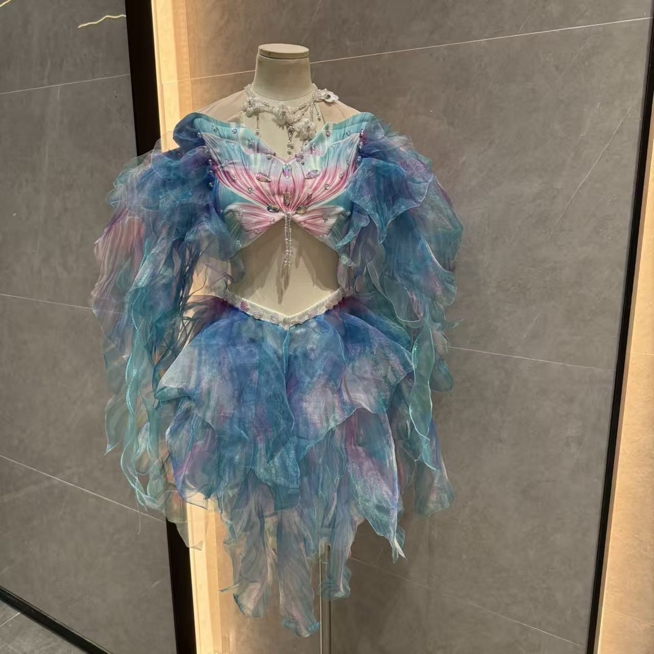 マーメイドウォーターダンススカートプリンセスドレス水槽水中ダ - Aquarium & Marine Museum のレビューと価格